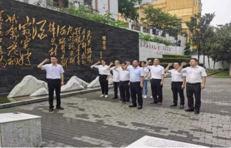 买球体育(中国)官方网站投资发展部党支部到识字里社区开展主题党日暨志愿服务活动